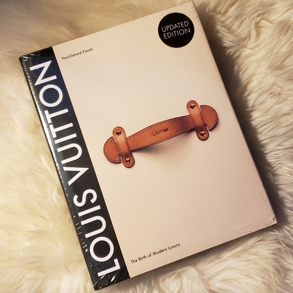 Louis Vuitton Birth of Modern Luxury Coffee Book - Picture 4 of 9